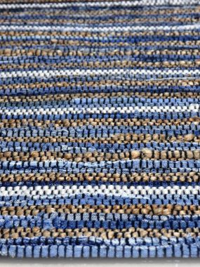 Trendy en modern betaalbaar karpet. Doha: blauw en beige katoen / denim. Perez winkels: Tilburg Arnhem Den Boch Breda en Eindhoven