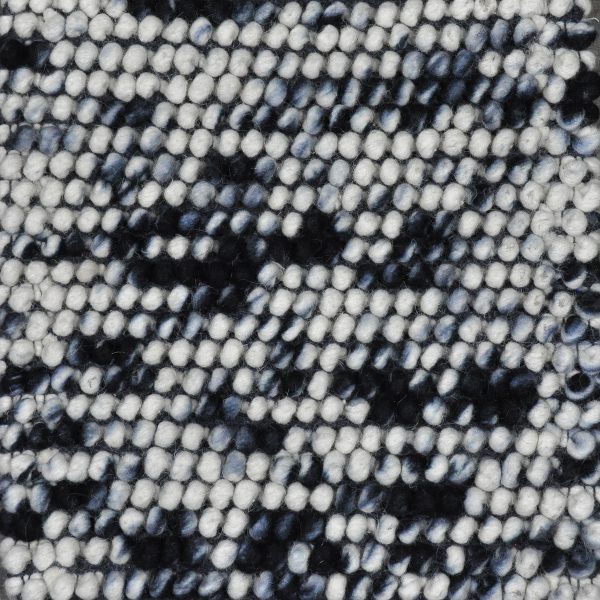 IRF-23 – nr. 97673 – MANILA – zwart – beige-black – 40 x 40 cm