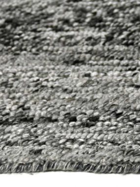 Handgeweven zwart en grijs karpet Montana van zuiver scheerwol. Bezoek onze showroom: Den Bosch Breda Tilburg Doetinchem Didam