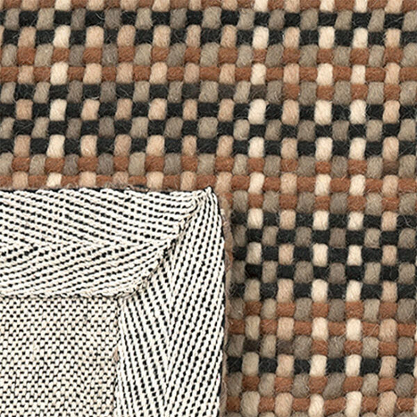 Achterkant hoek aanzicht van vloerkleed PARIS, in de kleur beige bruin gemaakt van wol.v