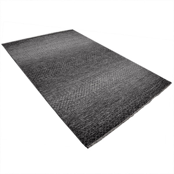 Diagonaal aanzicht van vloerkleed SALERNO, in de kleur donker grijs gemaakt van wol.